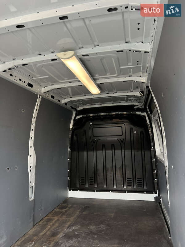 Грузовой фургон Renault Master 2017 в Луцке