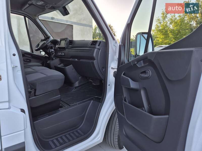 Грузовой фургон Renault Master 2022 в Дубно