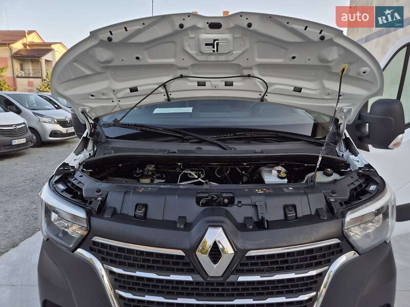 Грузовой фургон Renault Master 2022 в Дубно