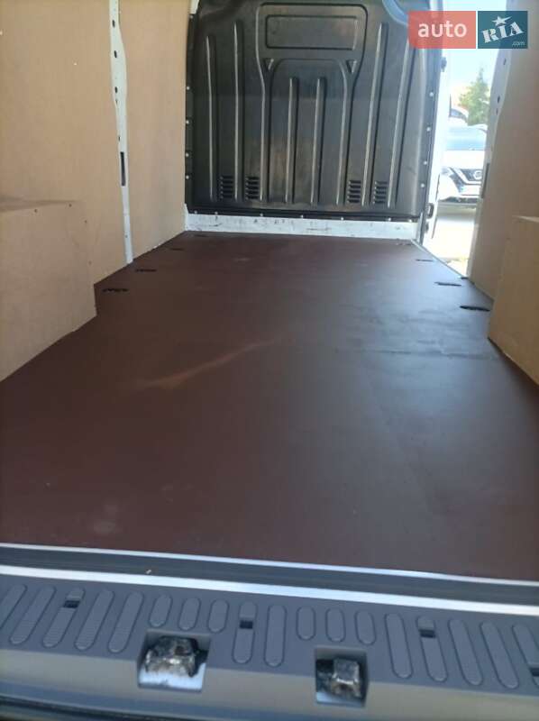 Грузовой фургон Renault Master 2022 в Дубно