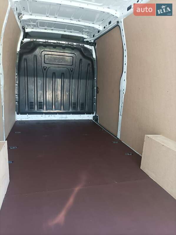 Грузовой фургон Renault Master 2022 в Дубно