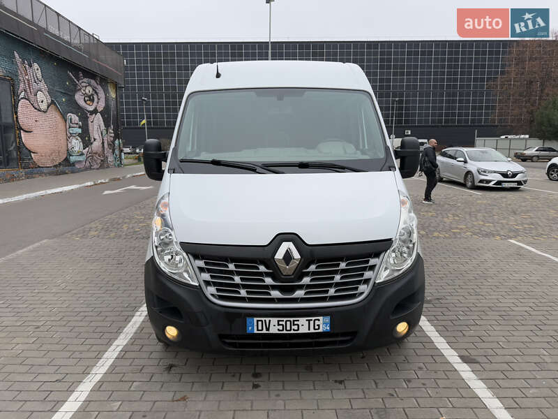 Мінівен Renault Master 2015 в Луцьку