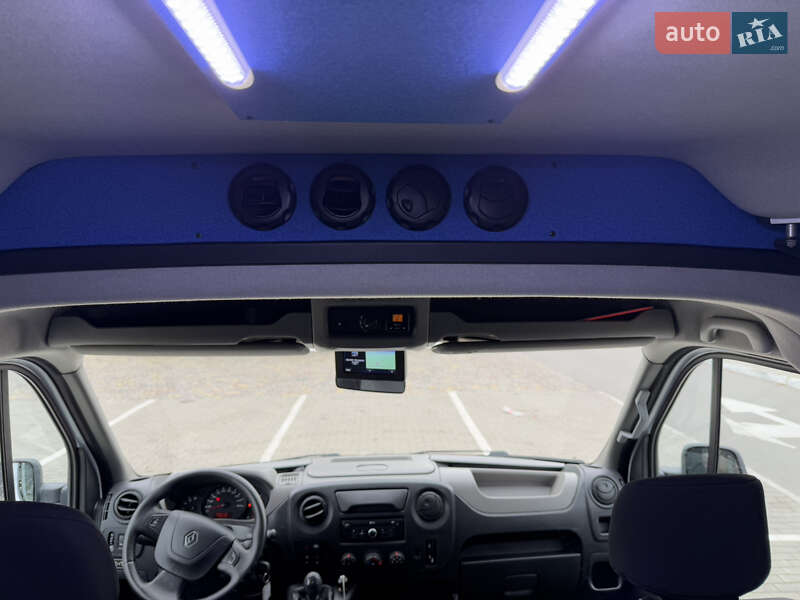 Мінівен Renault Master 2015 в Луцьку
