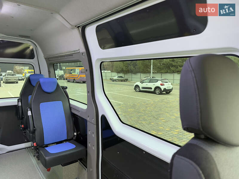Мінівен Renault Master 2015 в Луцьку