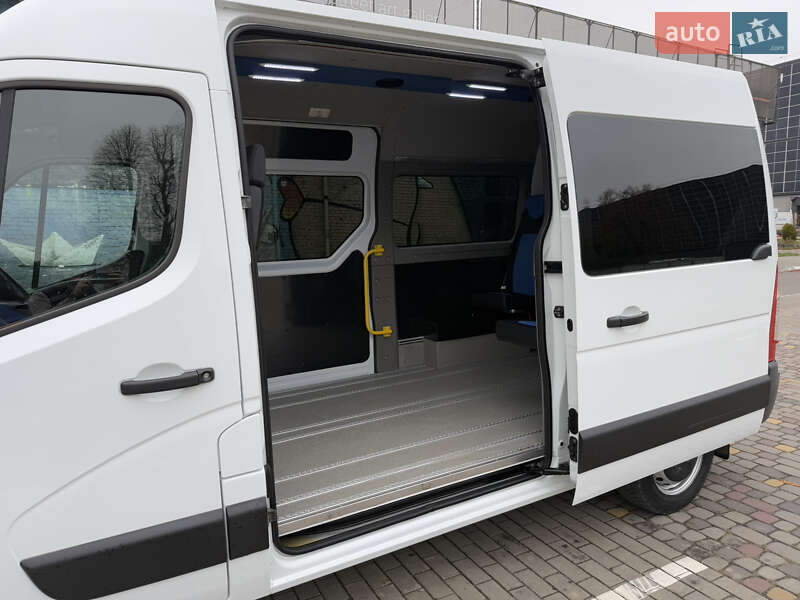 Мінівен Renault Master 2015 в Луцьку