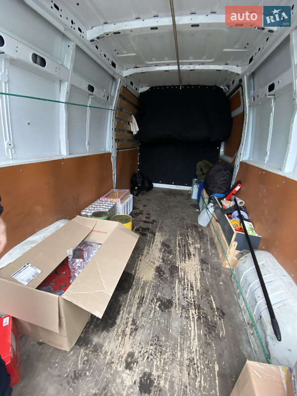 Грузовой фургон Renault Master 2016 в Киеве