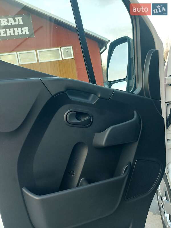 Грузовой фургон Renault Master 2021 в Млинове