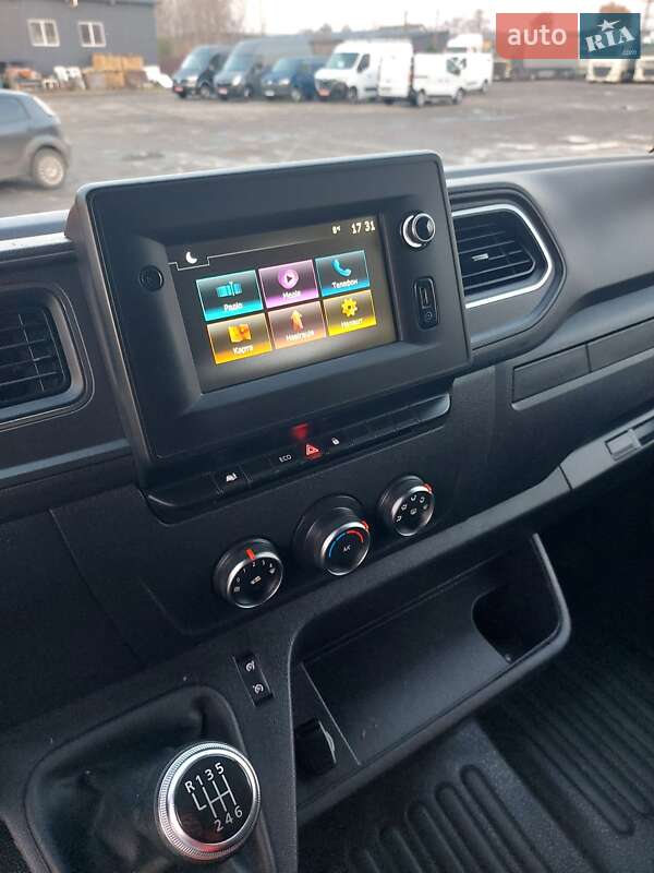 Грузовой фургон Renault Master 2021 в Млинове