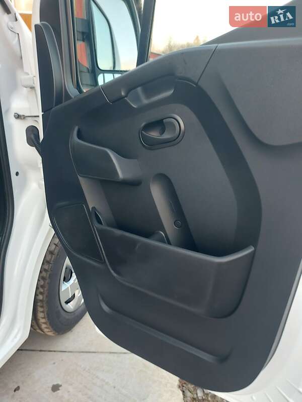 Грузовой фургон Renault Master 2021 в Млинове