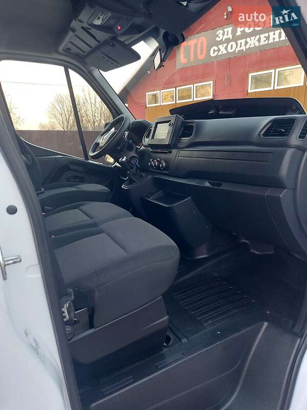 Грузовой фургон Renault Master 2021 в Млинове