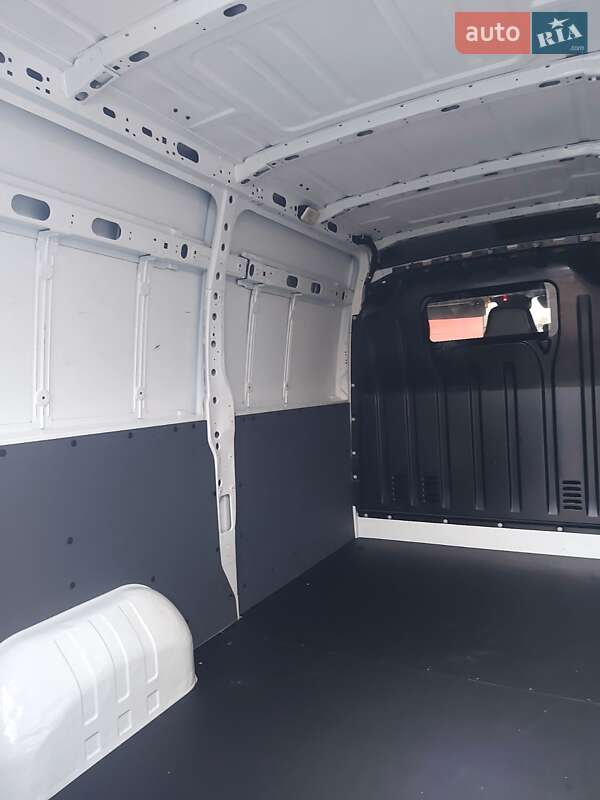 Грузовой фургон Renault Master 2021 в Млинове