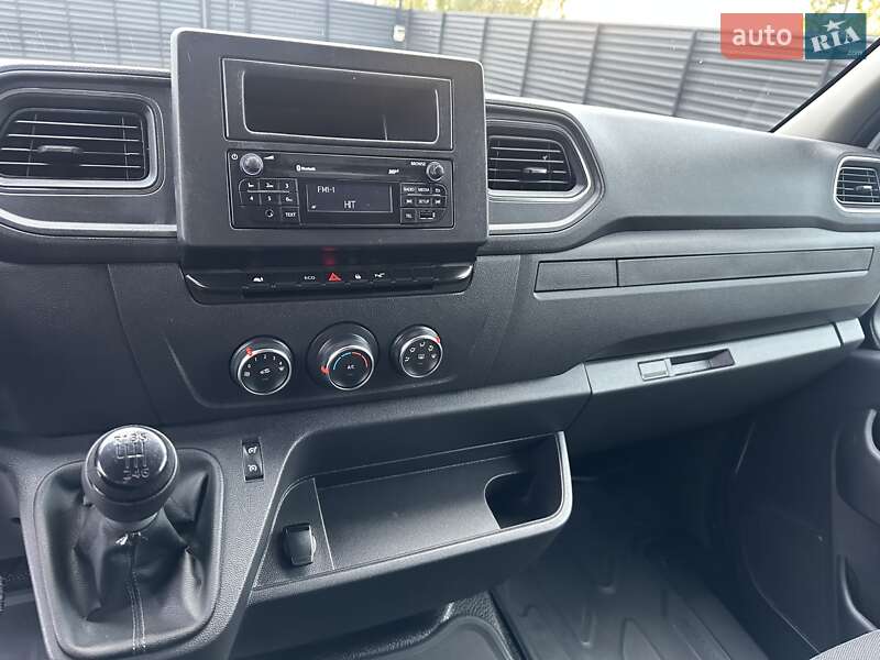 Вантажний фургон Renault Master 2022 в Ковелі