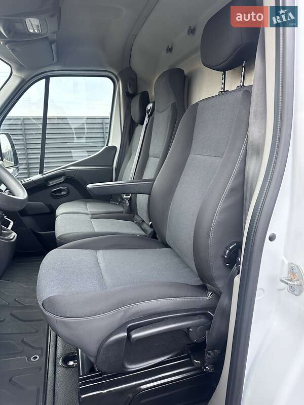 Вантажний фургон Renault Master 2022 в Ковелі