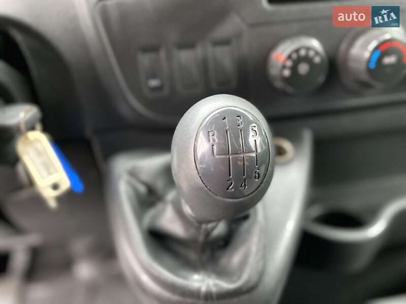 Вантажний фургон Renault Master 2018 в Хусті фото 47 Вантажний фургон Renault Master 2018 в Хусті