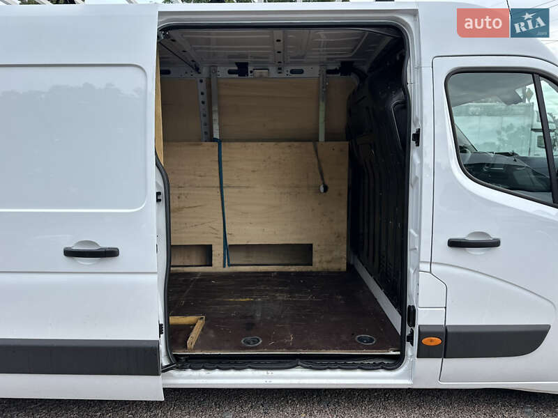 Вантажний фургон Renault Master 2021 в Рівному
