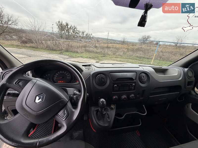 Грузовой фургон Renault Master 2015 в Червоному Донце