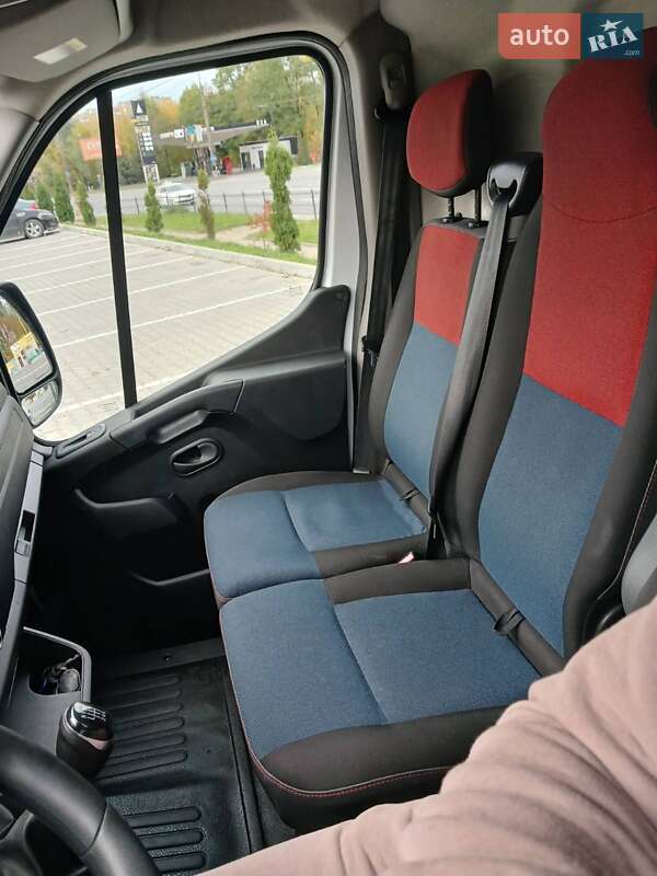 Вантажний фургон Renault Master 2023 в Тернополі