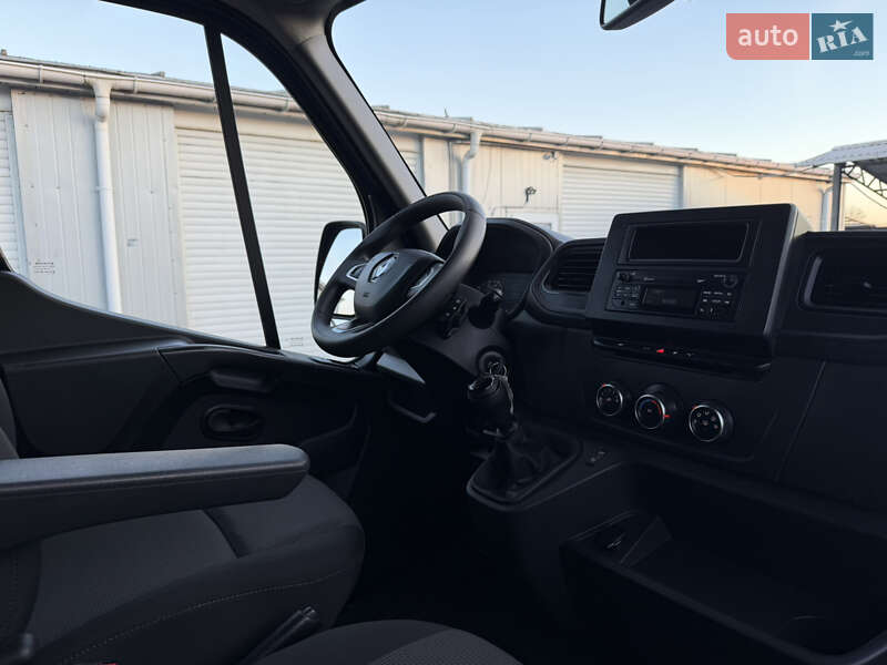 Вантажний фургон Renault Master 2022 в Дубні