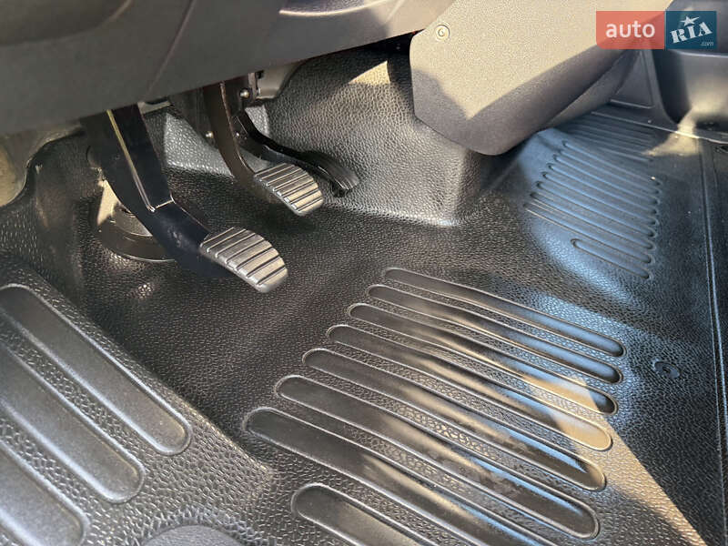 Грузовой фургон Renault Master 2017 в Луцке фото 37 Грузовой фургон Renault Master 2017 в Луцке