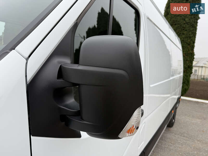Грузовой фургон Renault Master 2023 в Дубно