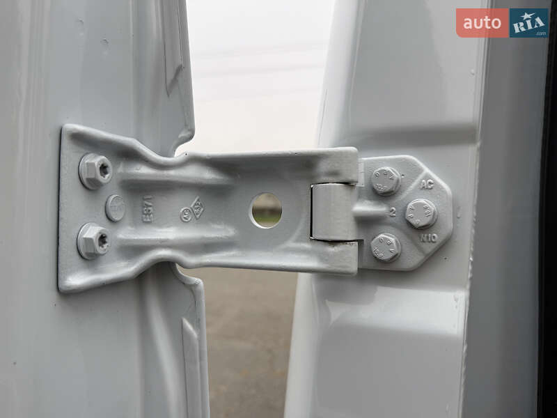 Грузовой фургон Renault Master 2023 в Дубно