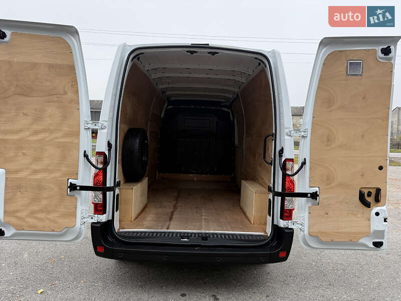 Грузовой фургон Renault Master 2023 в Дубно