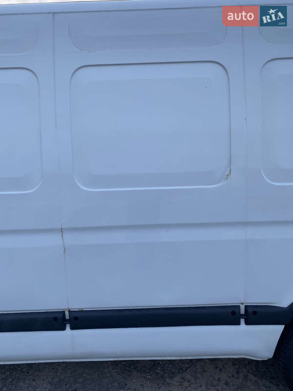 Інші вантажівки Renault Master 2005 в Обухові