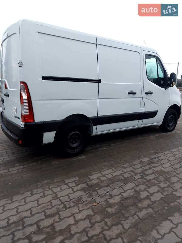 Вантажний фургон Renault Master 2015 в Яворові
