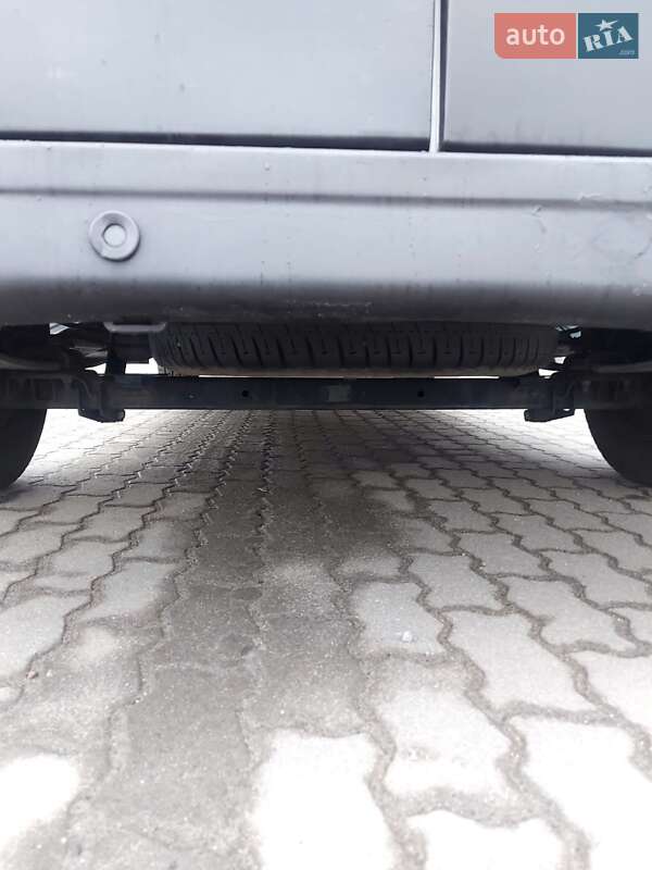 Вантажний фургон Renault Master 2015 в Яворові