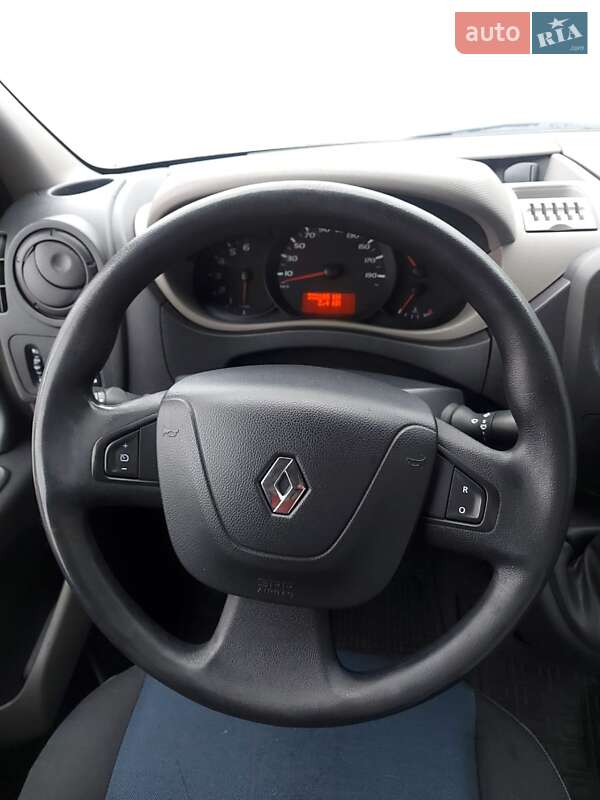 Вантажний фургон Renault Master 2015 в Яворові