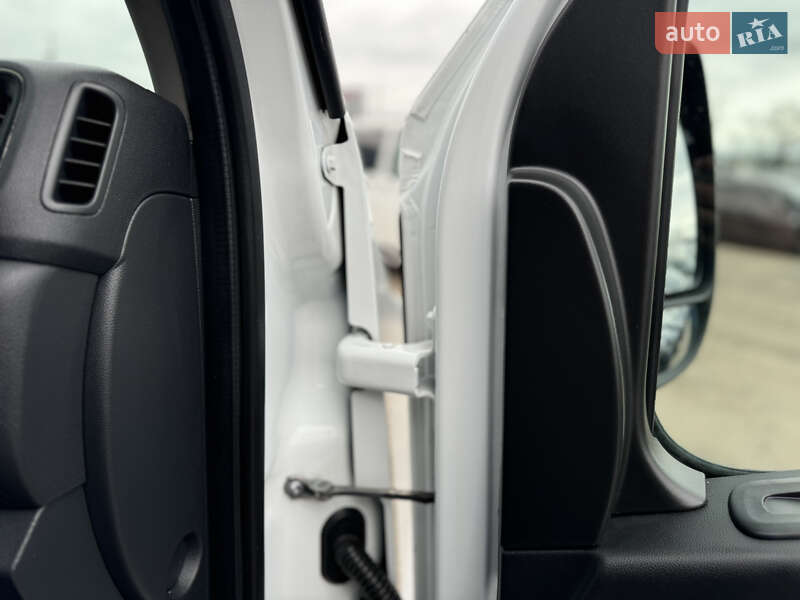 Грузовой фургон Renault Master 2021 в Киеве