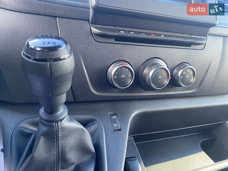 Вантажний фургон Renault Master 2022 в Луцьку