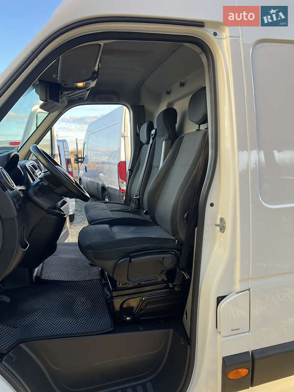 Вантажопасажирський фургон Renault Master 2018 в Львові