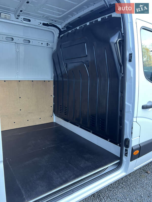 Грузовой фургон Renault Master 2023 в Ровно