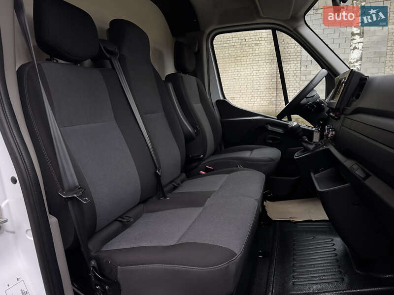 Грузовой фургон Renault Master 2021 в Корце