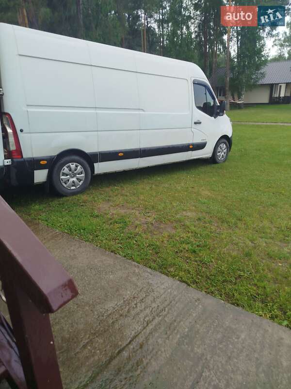 Вантажний фургон Renault Master 2010 в Полонному