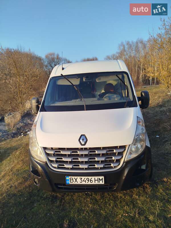 Вантажний фургон Renault Master 2010 в Полонному