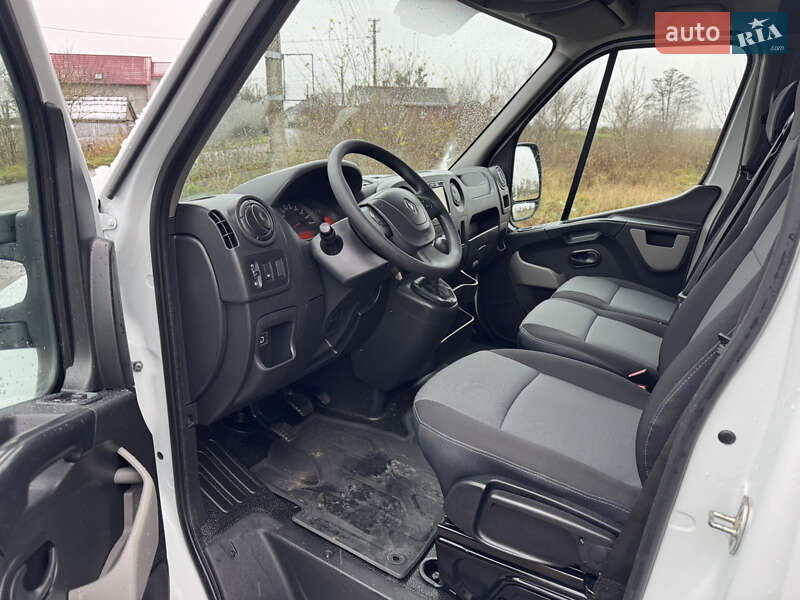 Мінівен Renault Master 2017 в Дубні