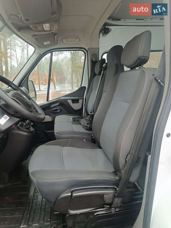 Вантажопасажирський фургон Renault Master 2018 в Дубні