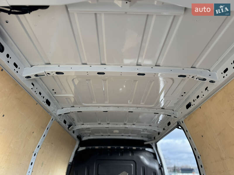 Вантажний фургон Renault Master 2020 в Києві