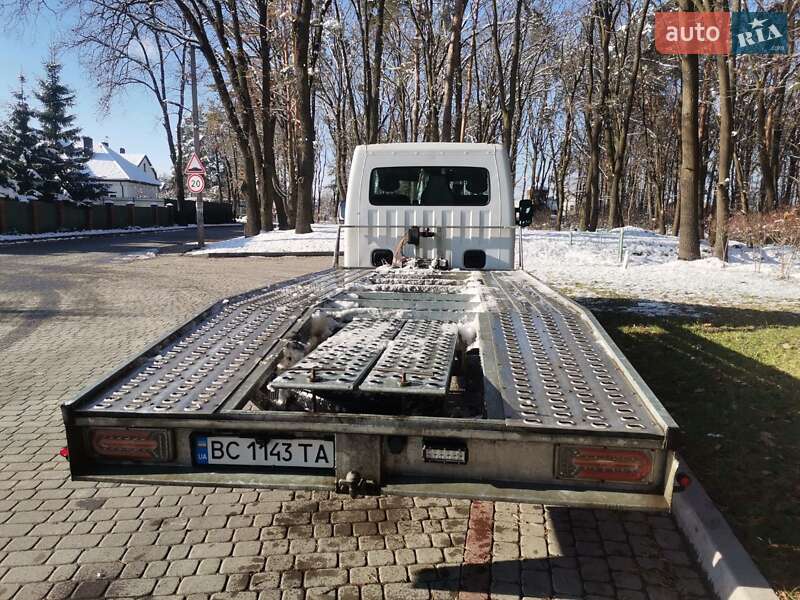 Евакуатор Renault Master 2012 в Львові