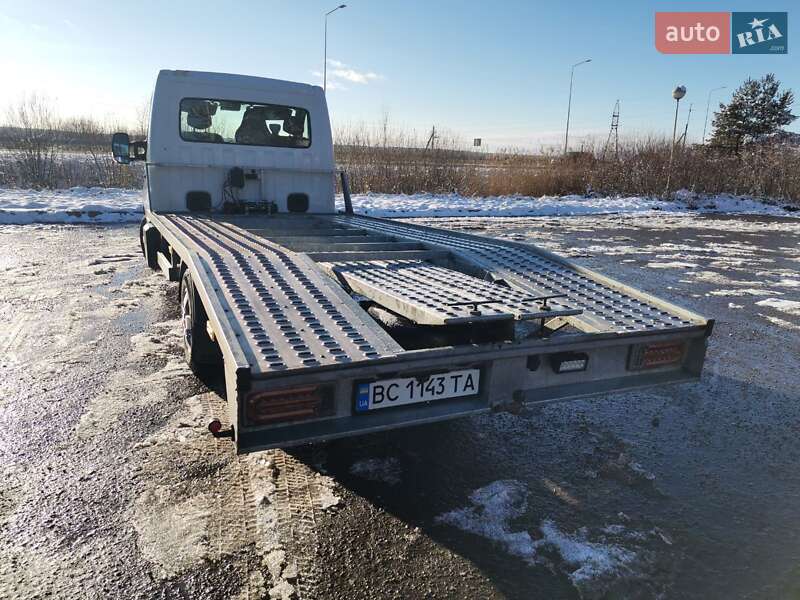 Евакуатор Renault Master 2012 в Львові