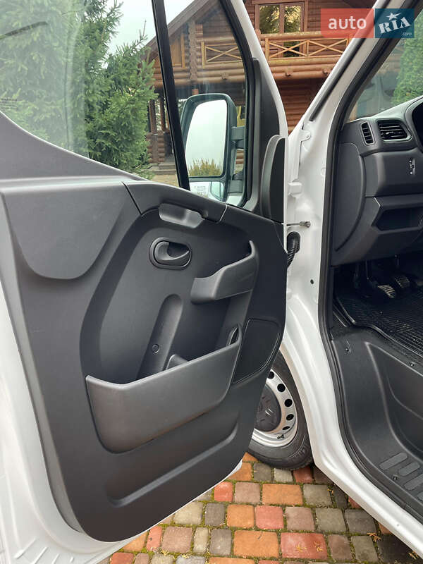 Вантажний фургон Renault Master 2020 в Дубні
