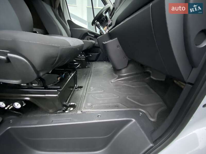 Другие грузовики Renault Master 2023 в Киеве