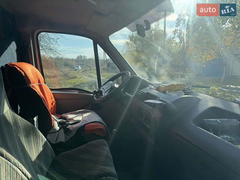 Мінівен Renault Master 2000 в Верхньодніпровську