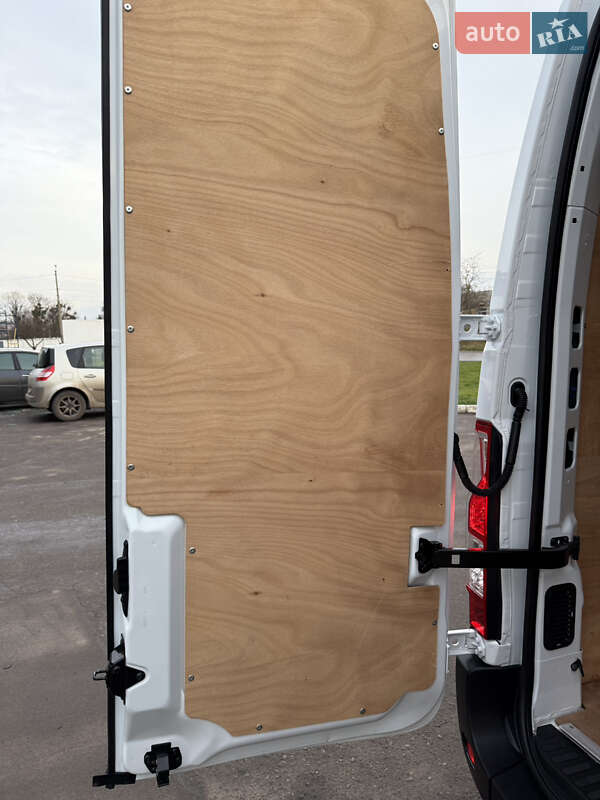 Грузовой фургон Renault Master 2023 в Дубно