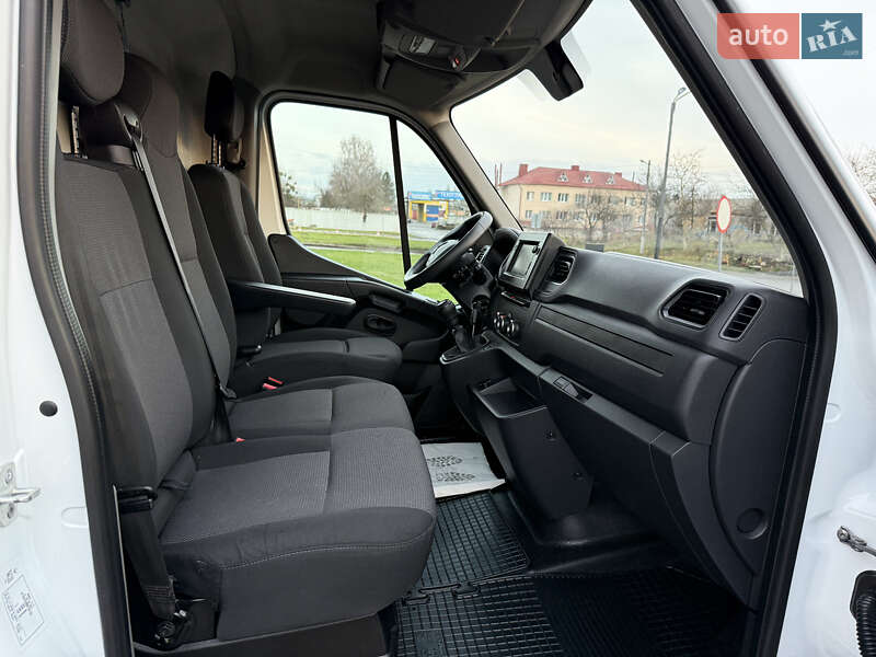 Грузовой фургон Renault Master 2023 в Дубно