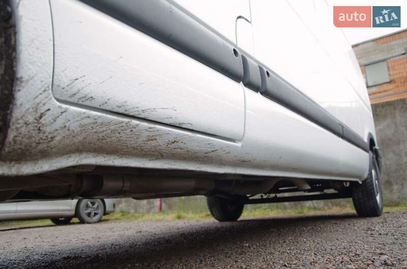 Грузовой фургон Renault Master 2007 в Сарнах