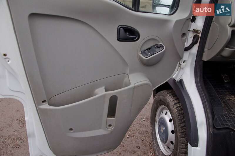 Грузовой фургон Renault Master 2007 в Сарнах