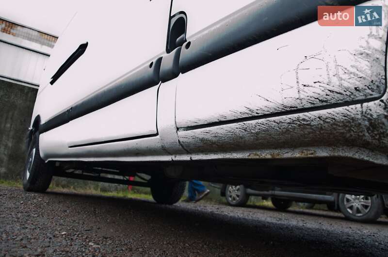 Грузовой фургон Renault Master 2007 в Сарнах